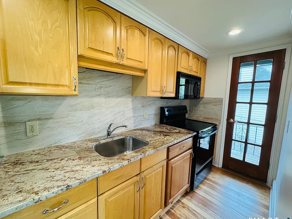 52 Howard Ave #2