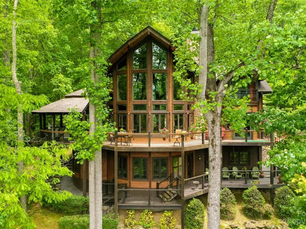 99 Covecrest Dr, Maggie Valley, NC 28751