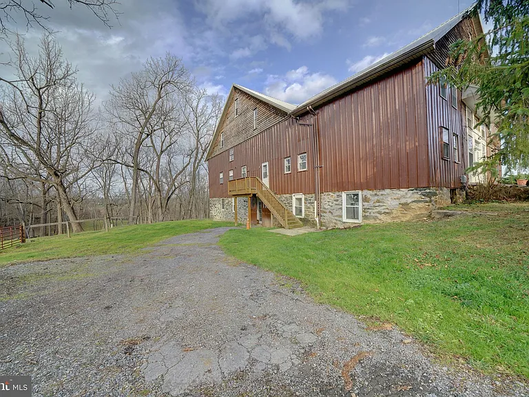 2793 Pfefferkorn Rd #B — Photo 2