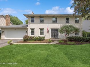 1943 Cromwell Dr, Wheaton, IL 60189