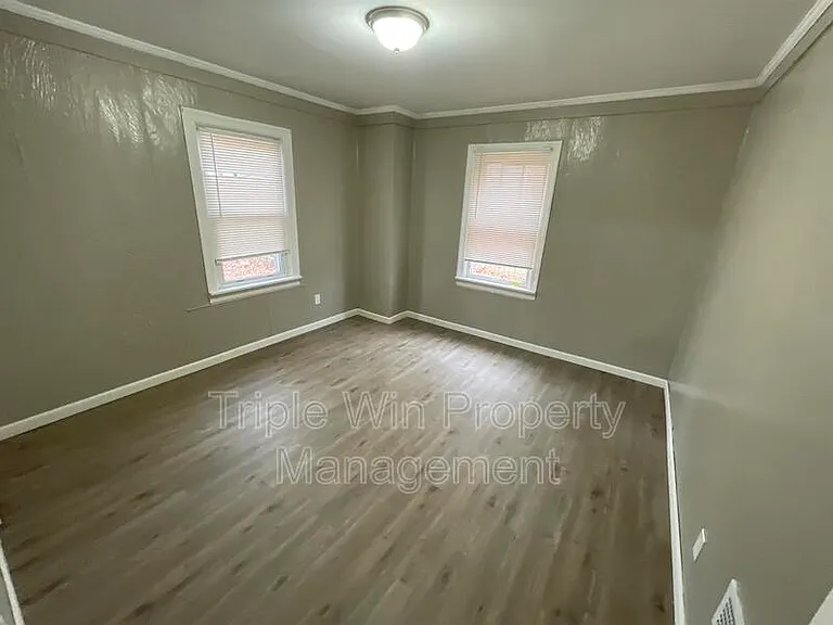 802 Rowles Ave — Photo 16