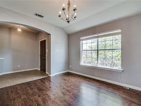 2nd image of 2113 Castle Creek Dr