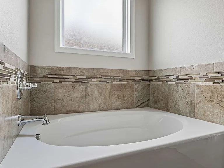 1240 Winterset Dr — Photo 45