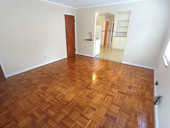 5th image of 3900 Vine St APT 1