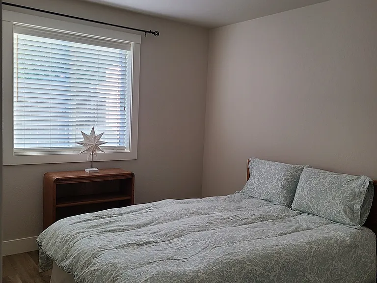 420 Village Ct — Photo 2
