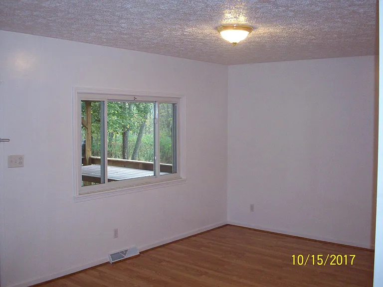 565 Hidden Valley Ln — Photo 6