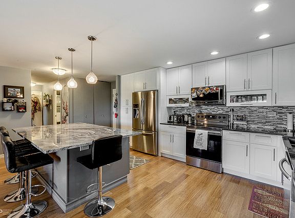 5th image of 3913 Saratoga Ave APT 312