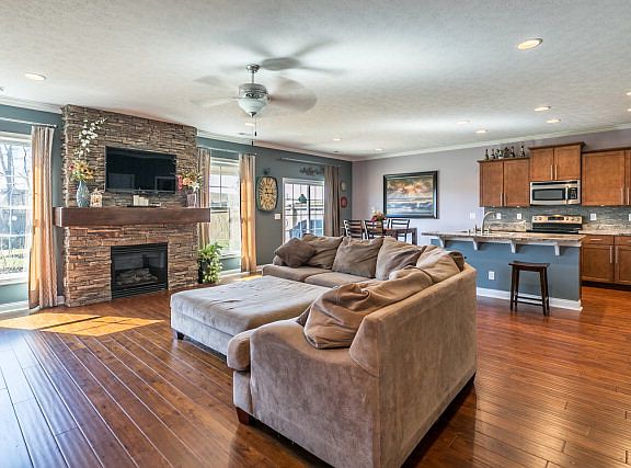 3rd image of 2254 Meadowhill Ln