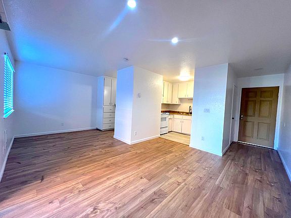 2nd image of 3270 Del Monte Blvd APT 61