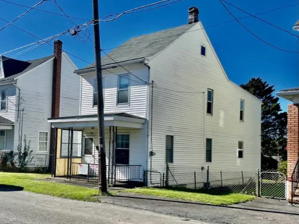 124 S Wylam St, Frackville, PA 17931