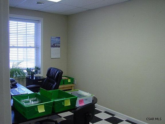 5th image of 681 Main St