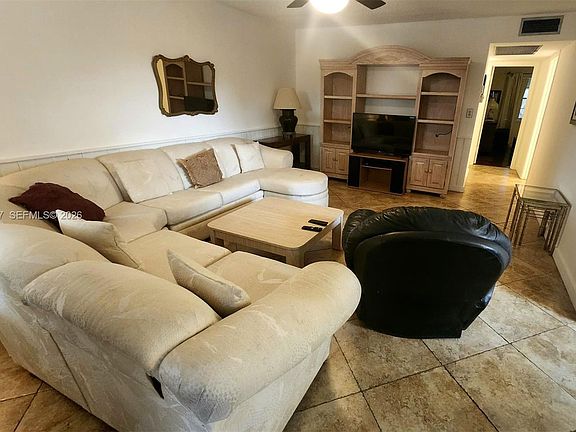 4th image of 564 Durham Cir #564-T