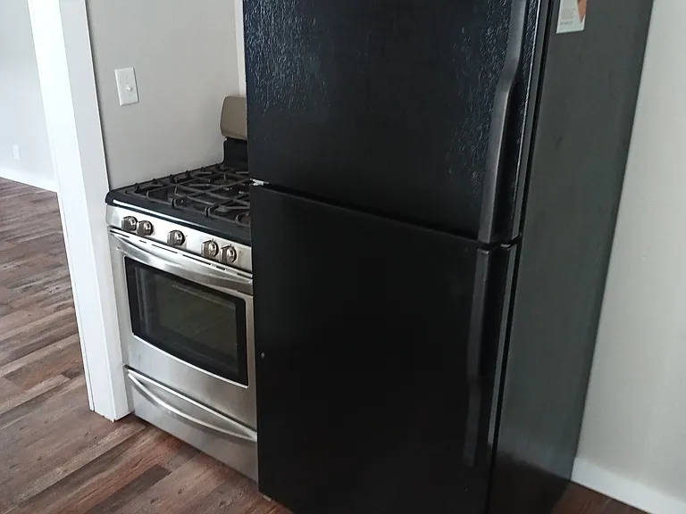 92 Maude Ave #2 — Photo 6