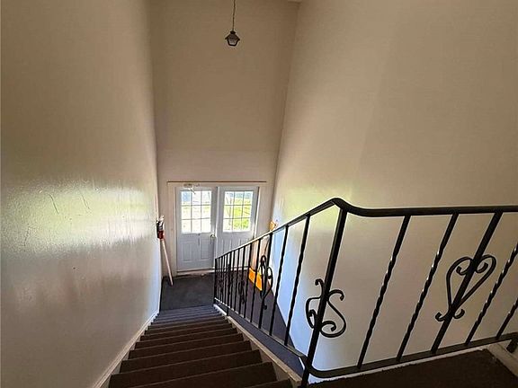 4th image of 190 Grandview Apts Rd