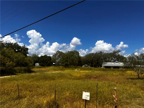 206 Bayview Drive, Lake City, TX 78368