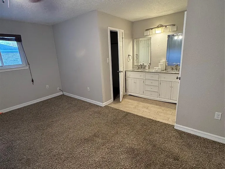 16510 Oxnard Ln — Photo 5