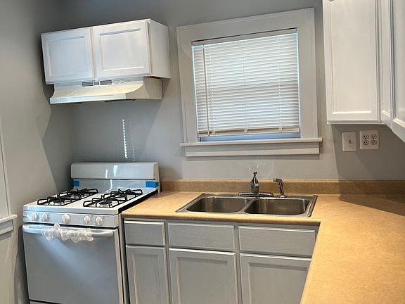 4th image of 1153 Garfield Ave