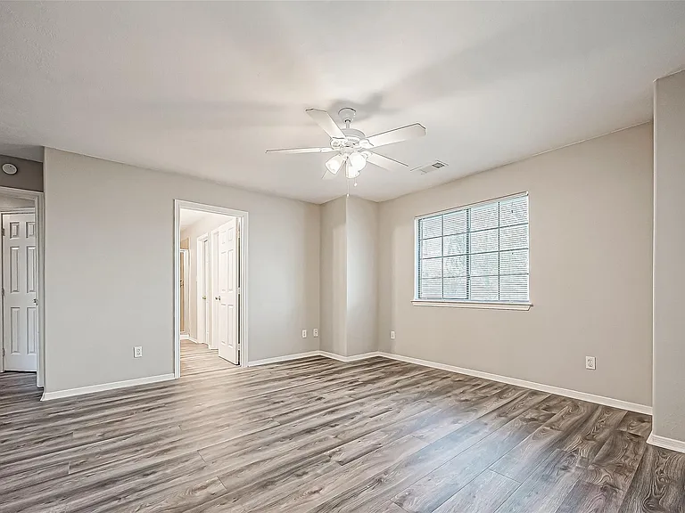 10043 Morocco Rd — Photo 32