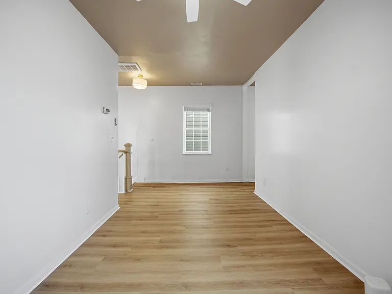 605 Dinwiddie St #B — Photo 11
