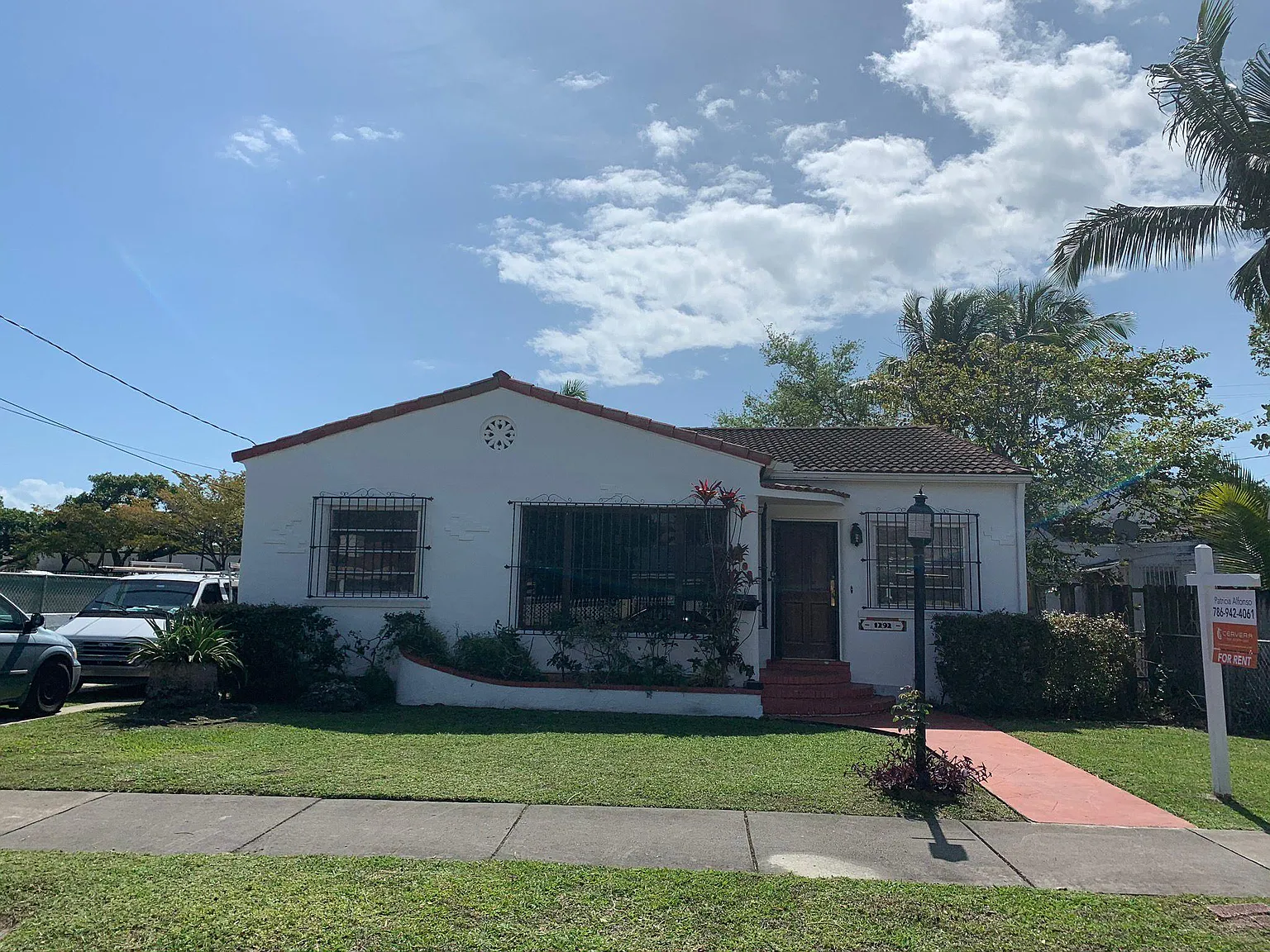1292 SW 21st Ter — Photo 3
