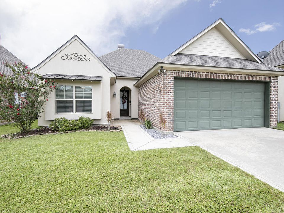 1st image of 200 Crenshaw Dr
