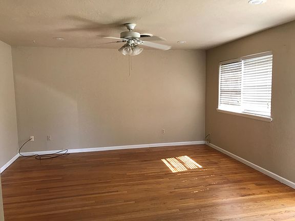 3rd image of 837 NW 58th St