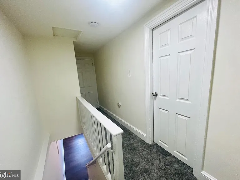 336 Barclay St #B — Photo 13