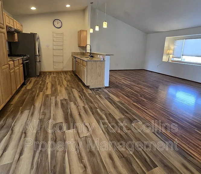 3727 Mount Spalding St — Photo 4