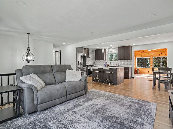 5th image of 1305 W 41st St