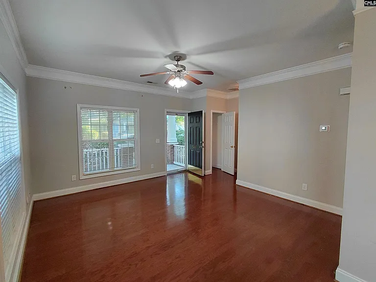 300 Hampton Forest Dr — Photo 5