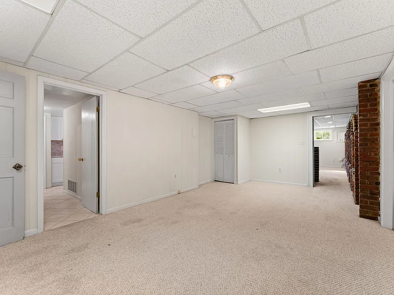 Lower level spacious den or bedroom!