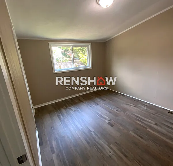 105 W College St #1 — Photo 8