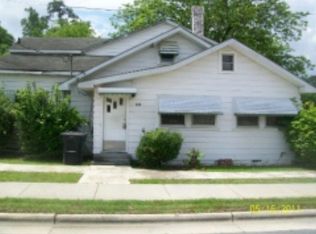 628 Lisbon St, Clinton, NC 28328