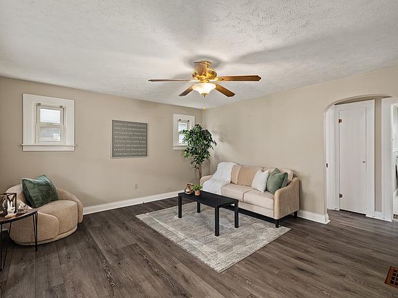 3rd image of 356 Fairlawn Ave