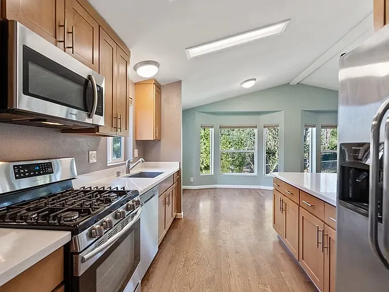 23332 E Echo Lake Rd — Photo 5