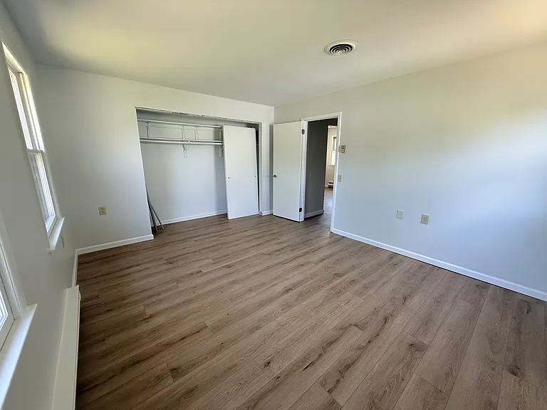 50 Westport Dr — Photo 6