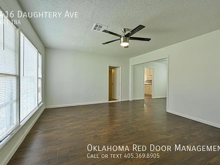 1416 Daugherty Ave — Photo 3