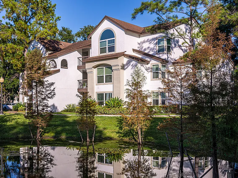 Charming architecture with scenic lake views*