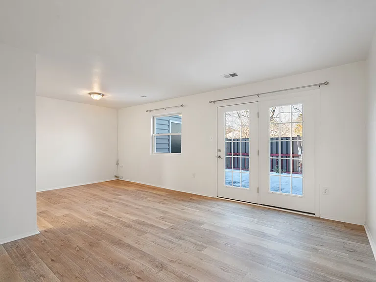 30 Carolina Ct — Photo 6