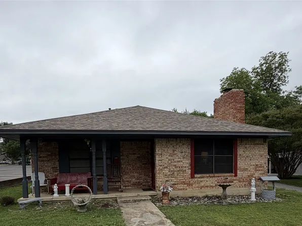 305 N Union St, Whitesboro, TX 76273