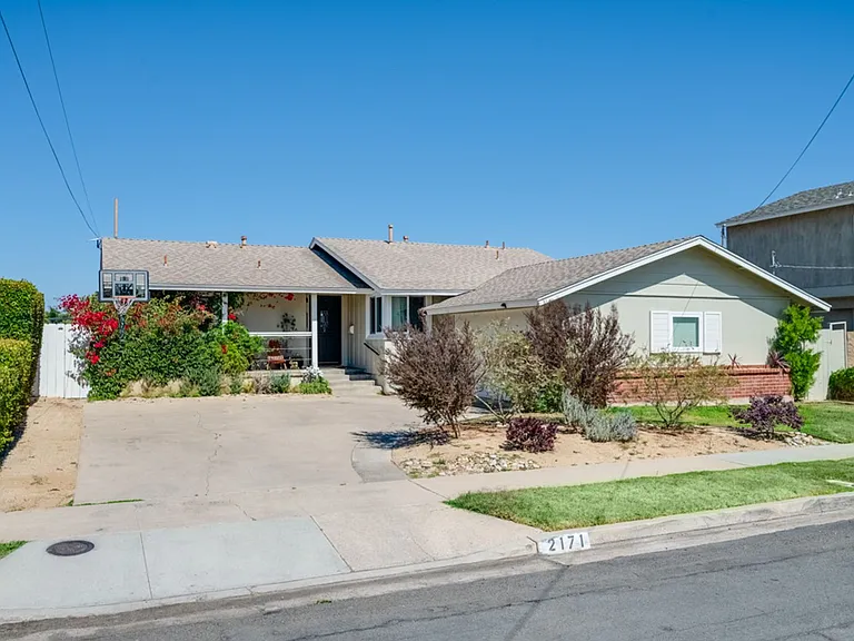 2171 Fairfield St — Photo 34