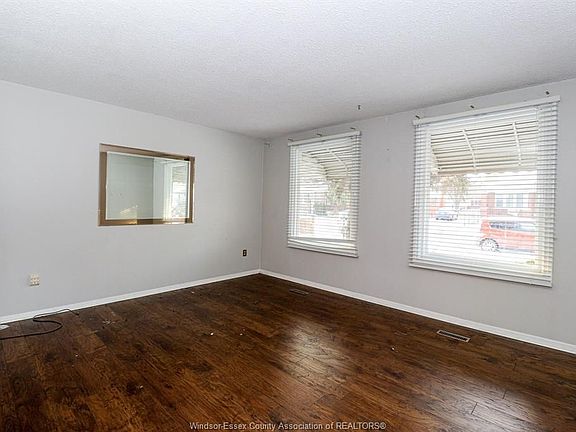 5th image of 3571 King St