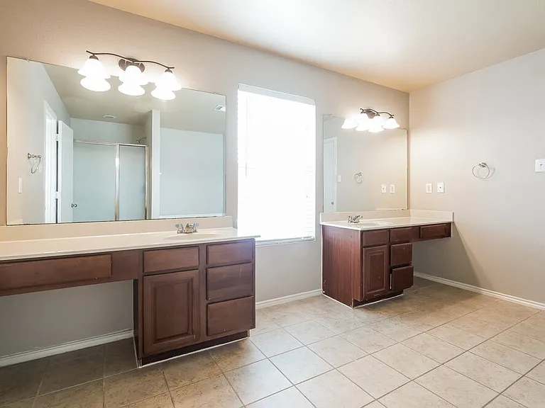 8500 Shallow Creek Dr — Photo 13