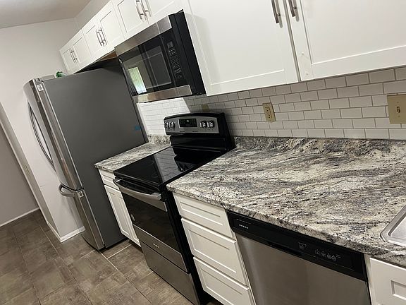 2nd image of 1165 Paddock Dr #1165
