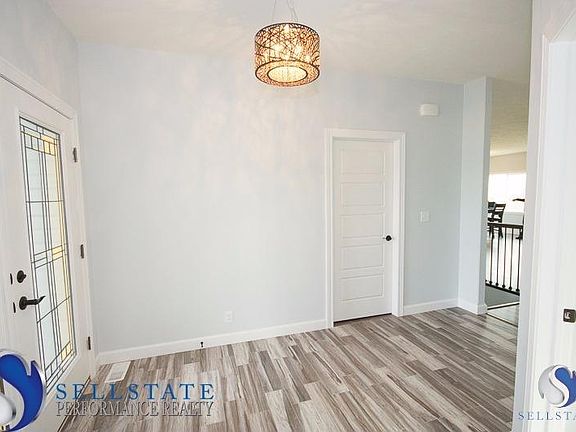 3rd image of 9718 S 79th Street