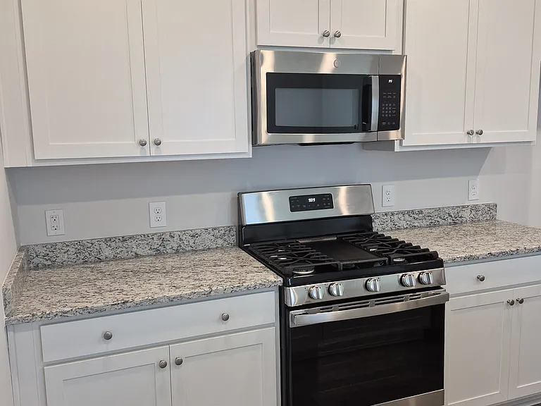 Kitchen with lots of cabinets and counter space