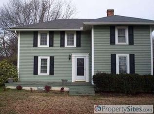 833 Scuffletown Rd, Simpsonville, SC 29681