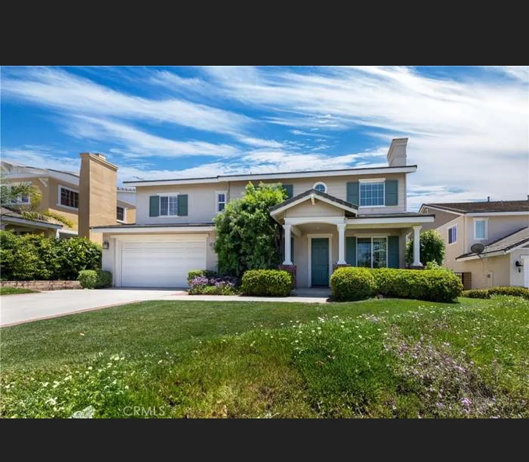 5 bed, 3604 sqft, $4,900 — Photo 1