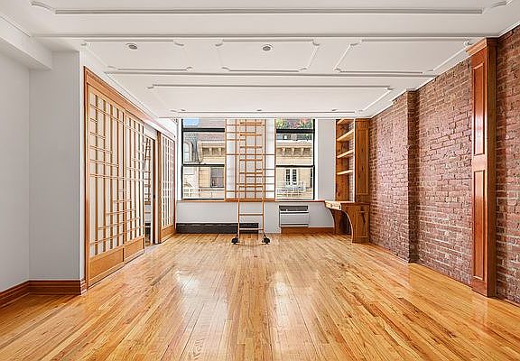 3rd image of 109 Reade St APT 5