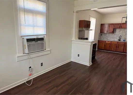 2460 N Rocheblave St — Photo 3
